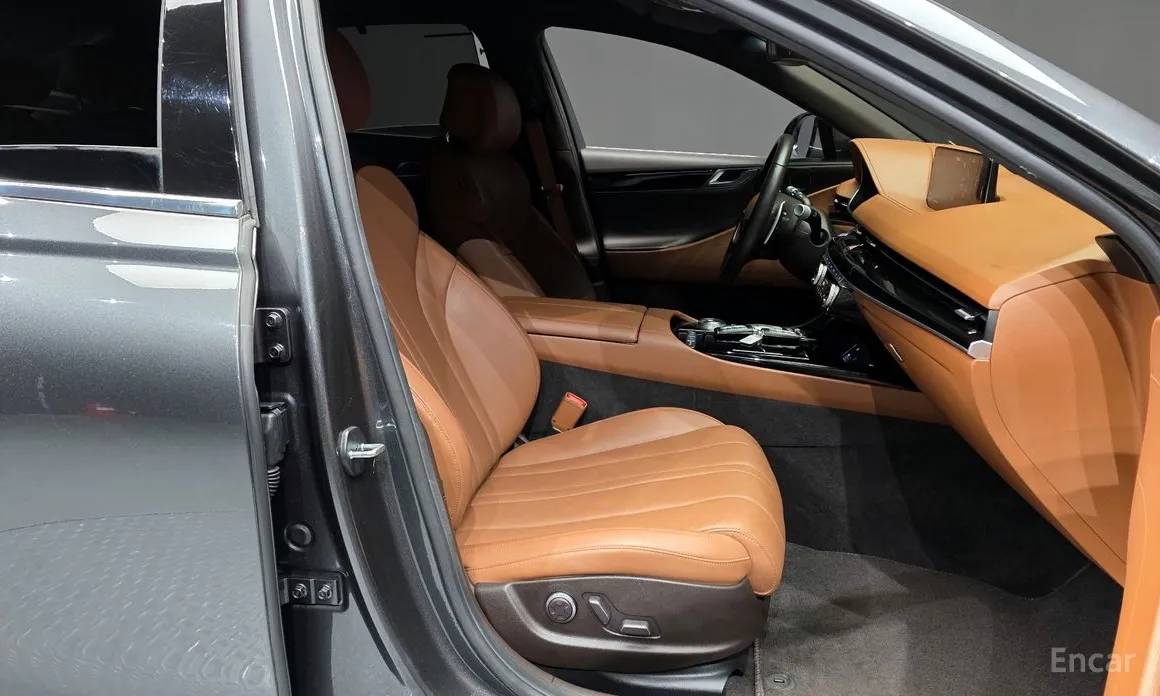 Фото 11 - Genesis G80