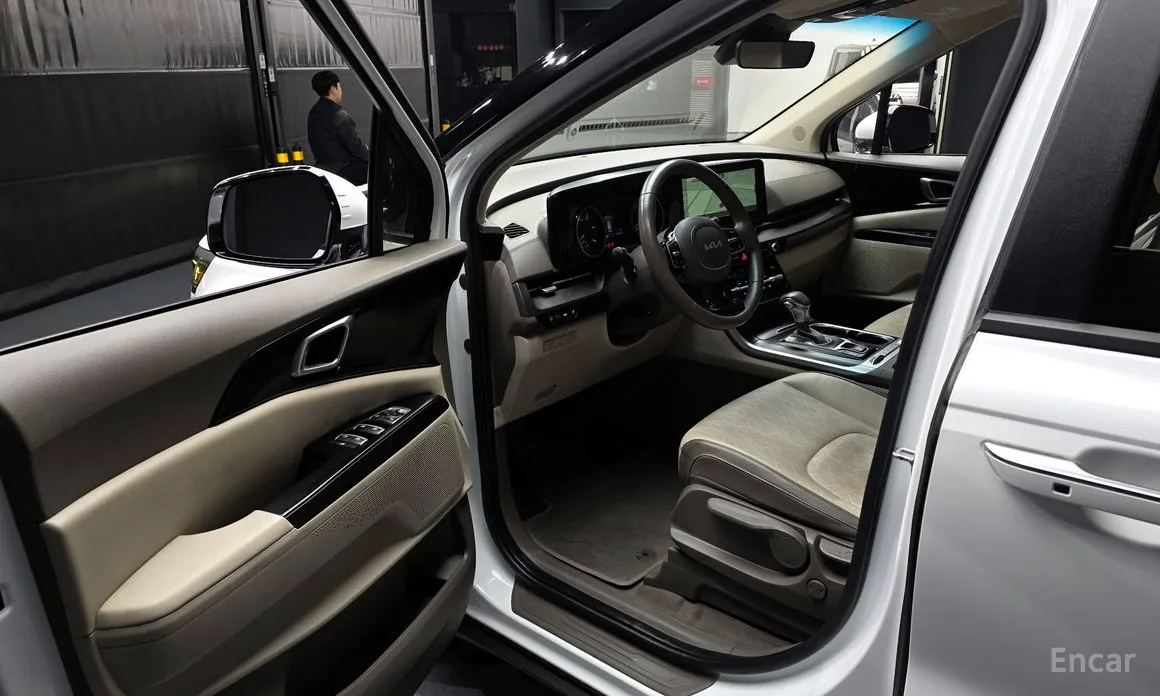 Фото 10 - Kia Carnival