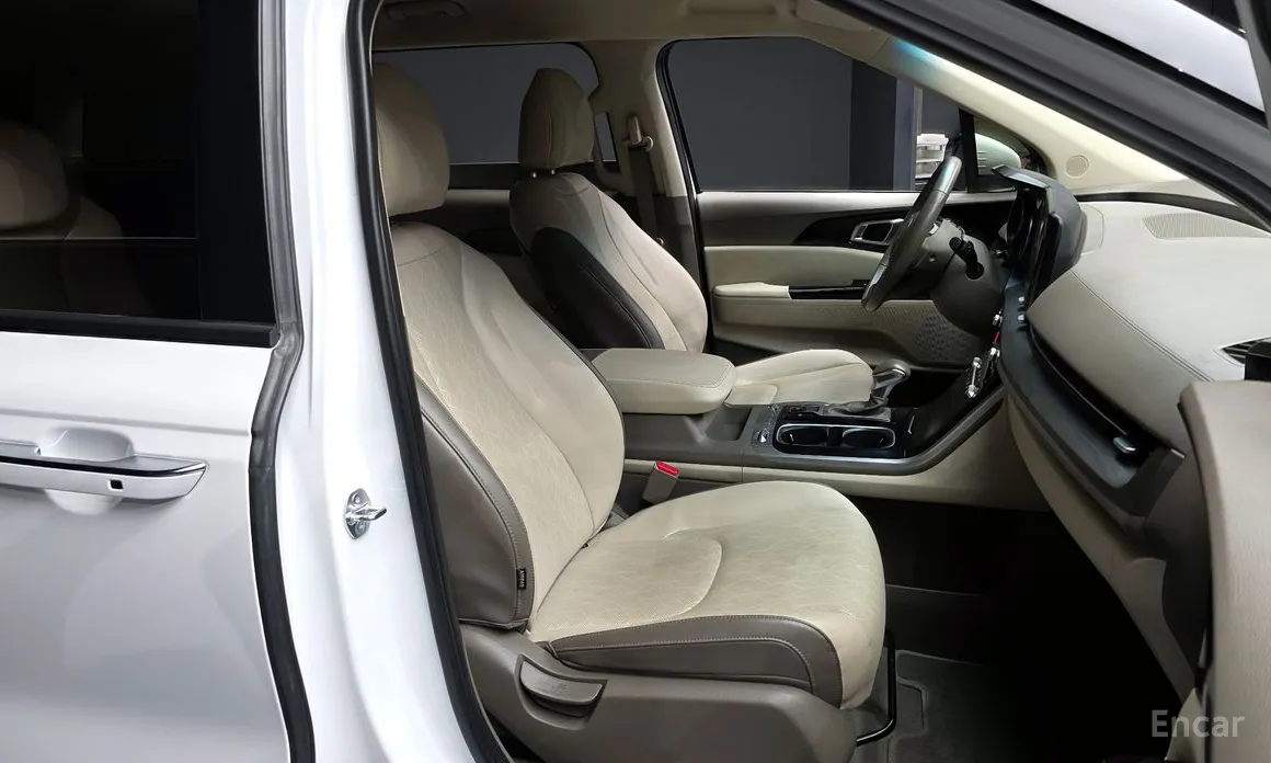 Фото 11 - Kia Carnival