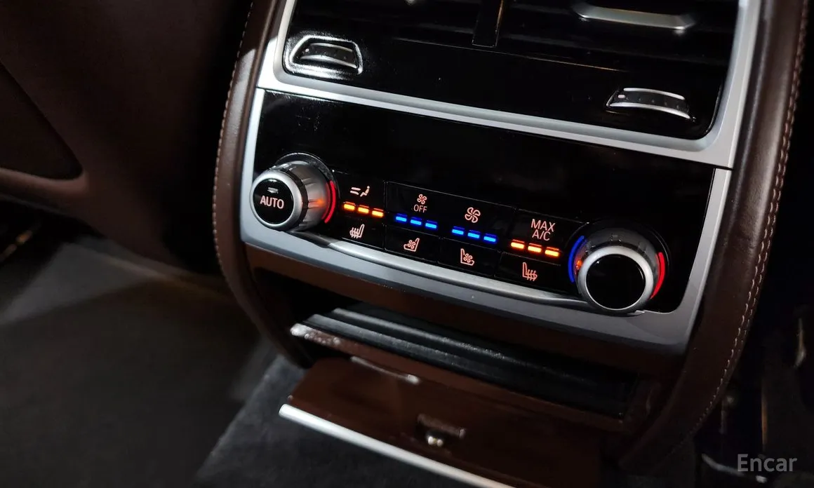 Фото 19 - BMW 7 Series