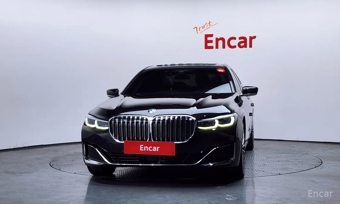 Фото 3 - BMW 7 Series