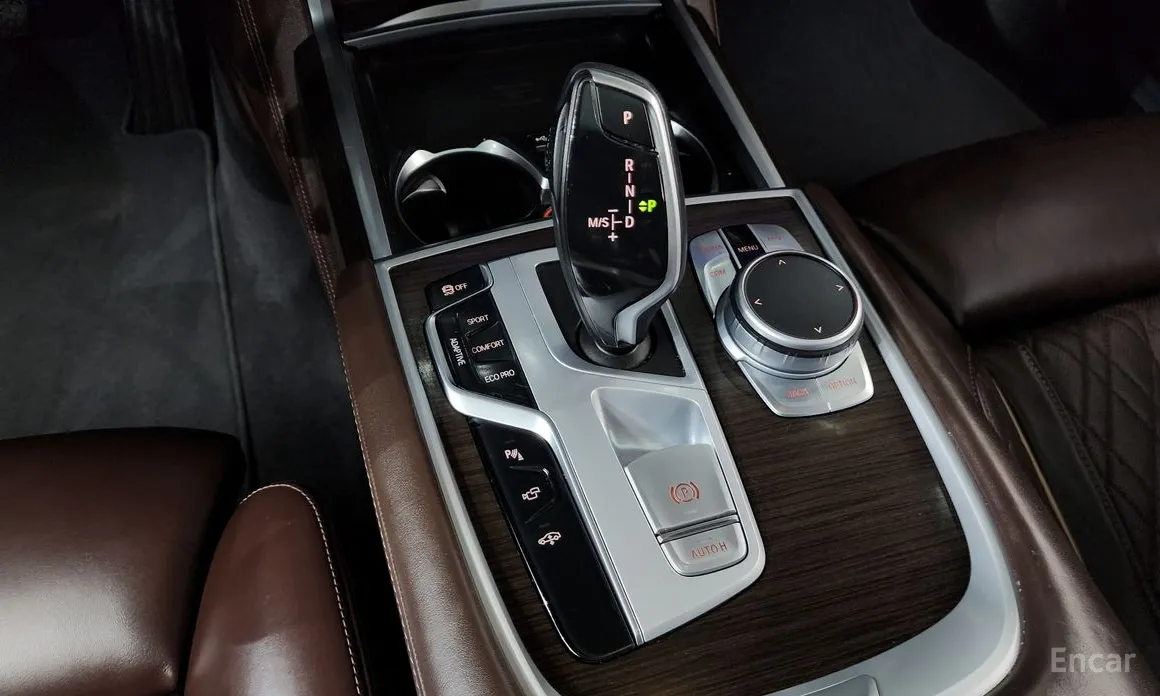 Фото 9 - BMW 7 Series