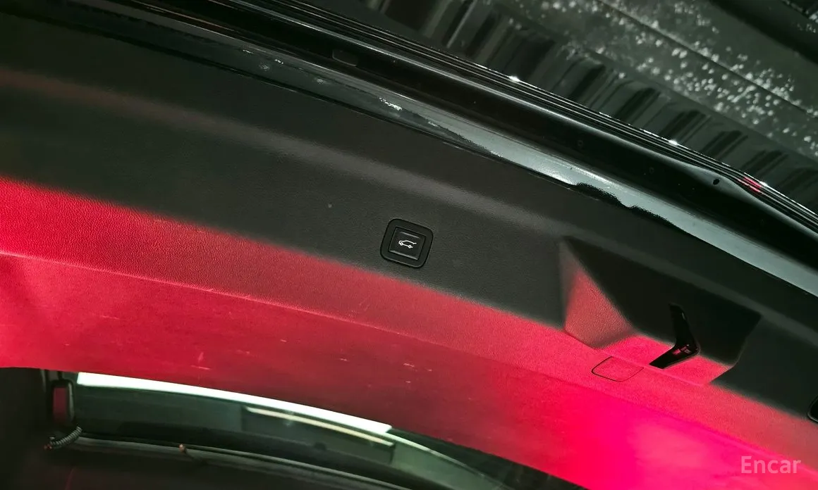 Фото 20 - Cadillac Escalade