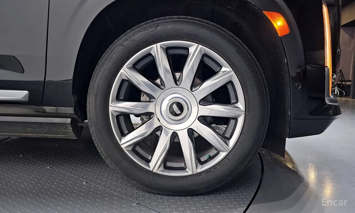 Фото 5 - Cadillac Escalade