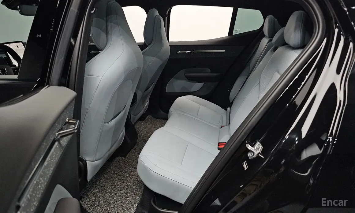 Фото 12 - Volvo EX30