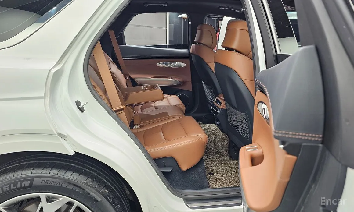 Photo 12 - Genesis GV70