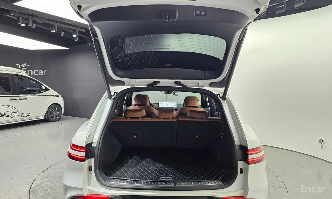 Photo 20 - Genesis GV70