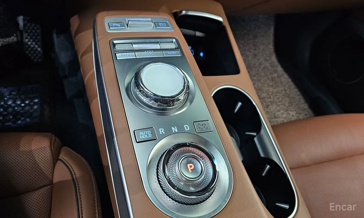 Photo 9 - Genesis GV70