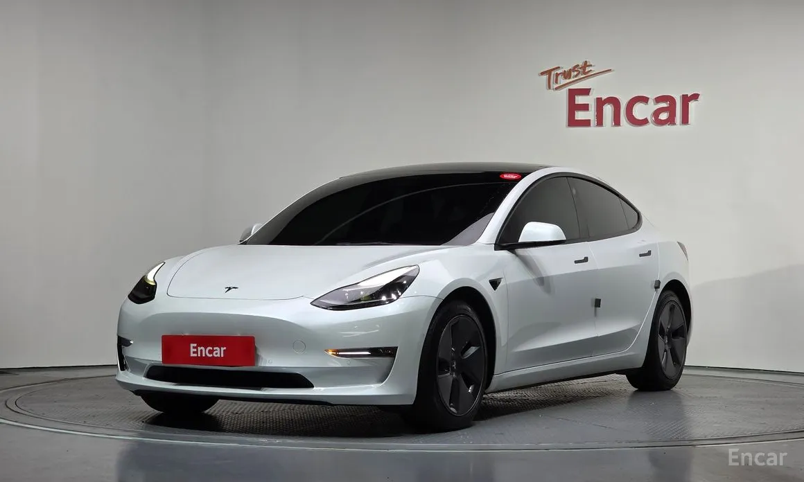 Фото 1 - Tesla Model 3