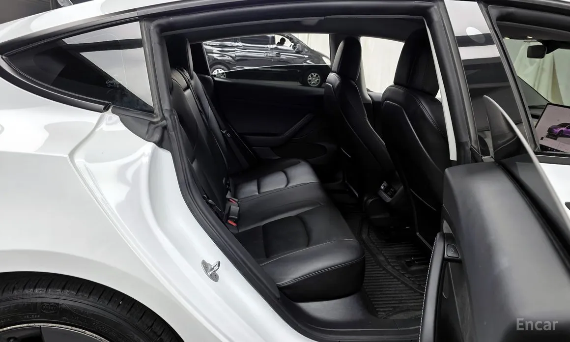 Фото 12 - Tesla Model 3