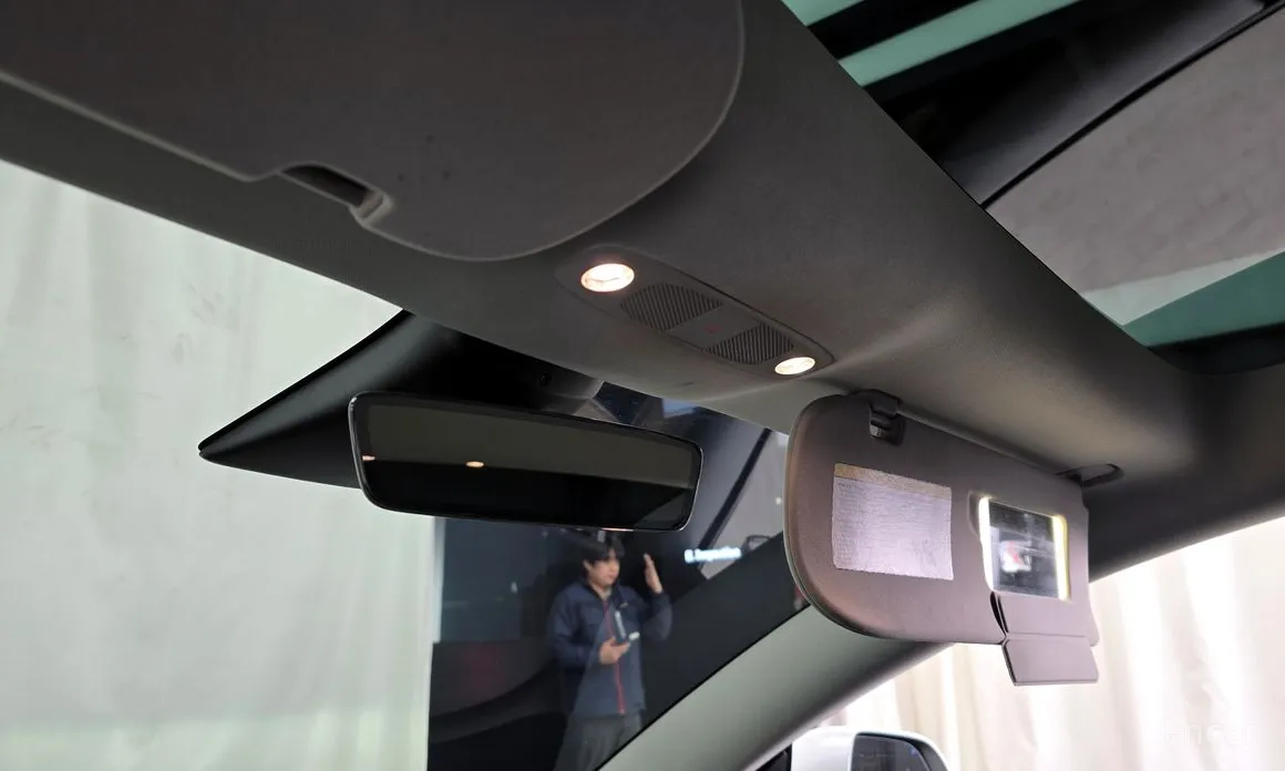 Фото 17 - Tesla Model 3