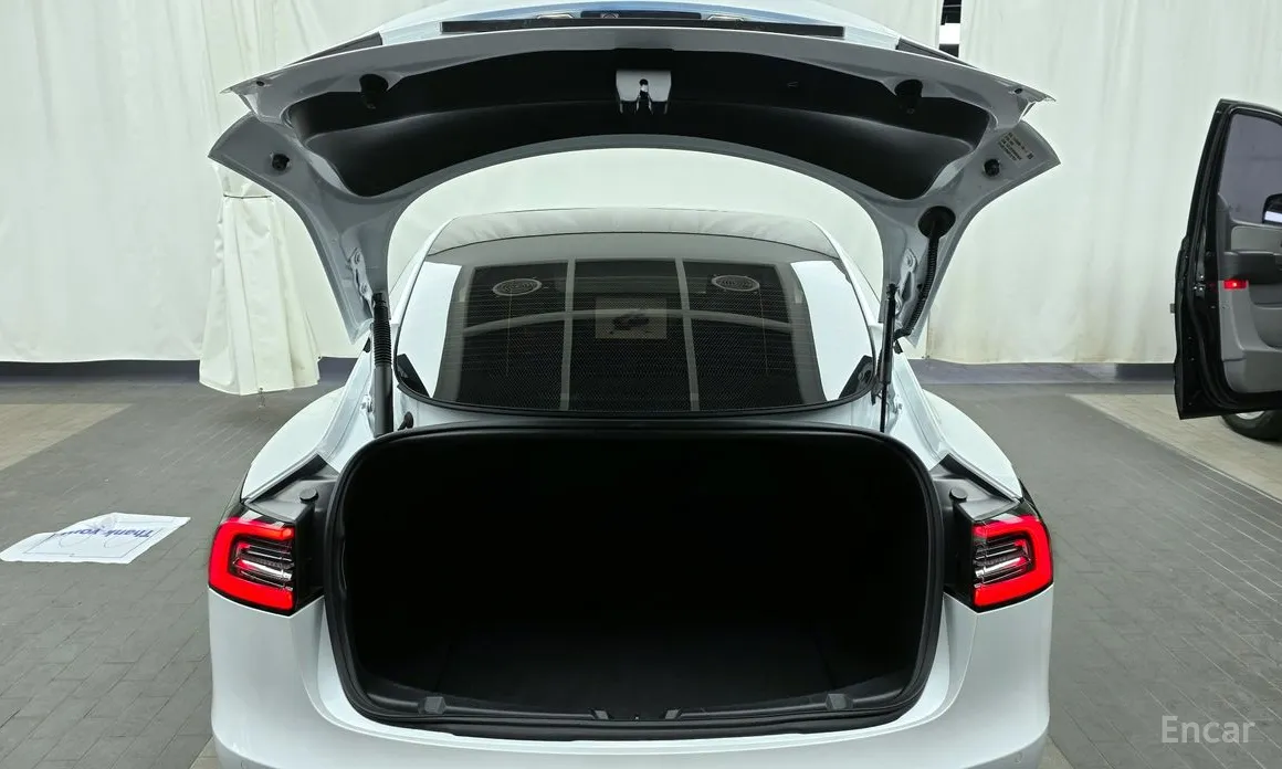 Фото 20 - Tesla Model 3