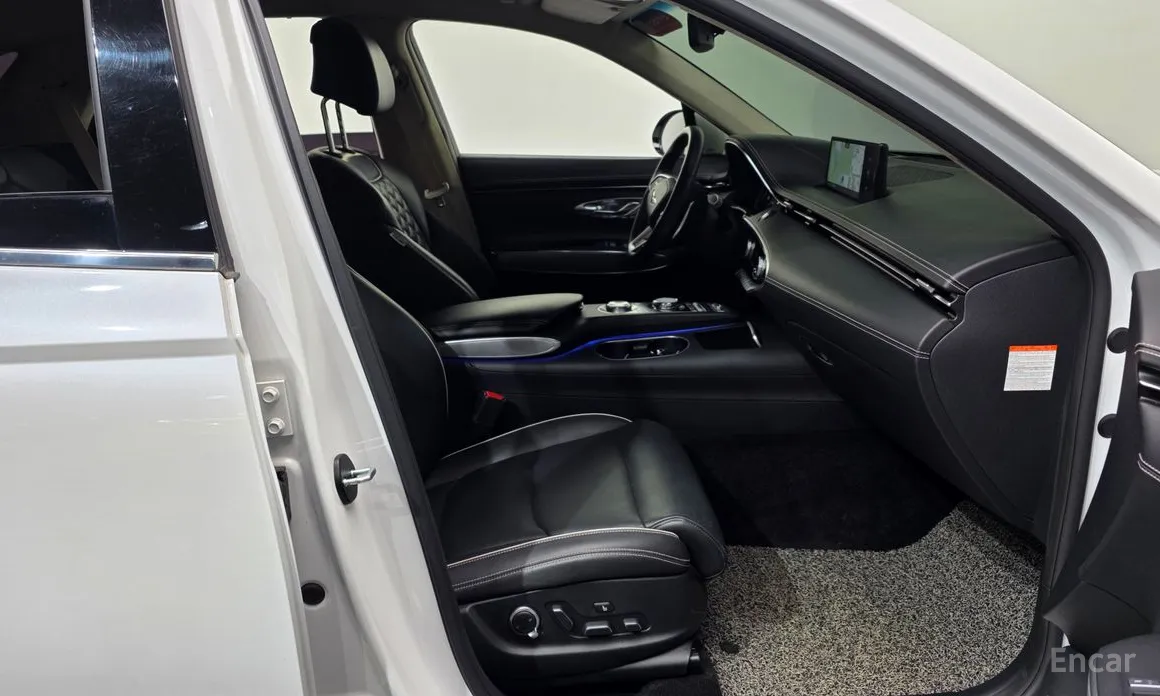 Фото 11 - Genesis GV70