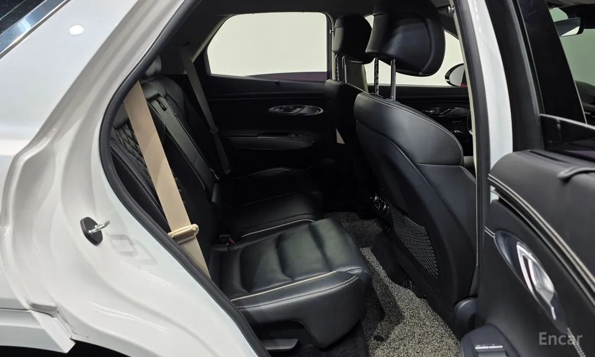 Фото 12 - Genesis GV70