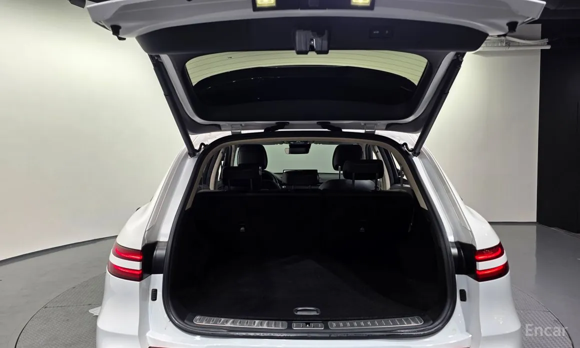 Фото 20 - Genesis GV70