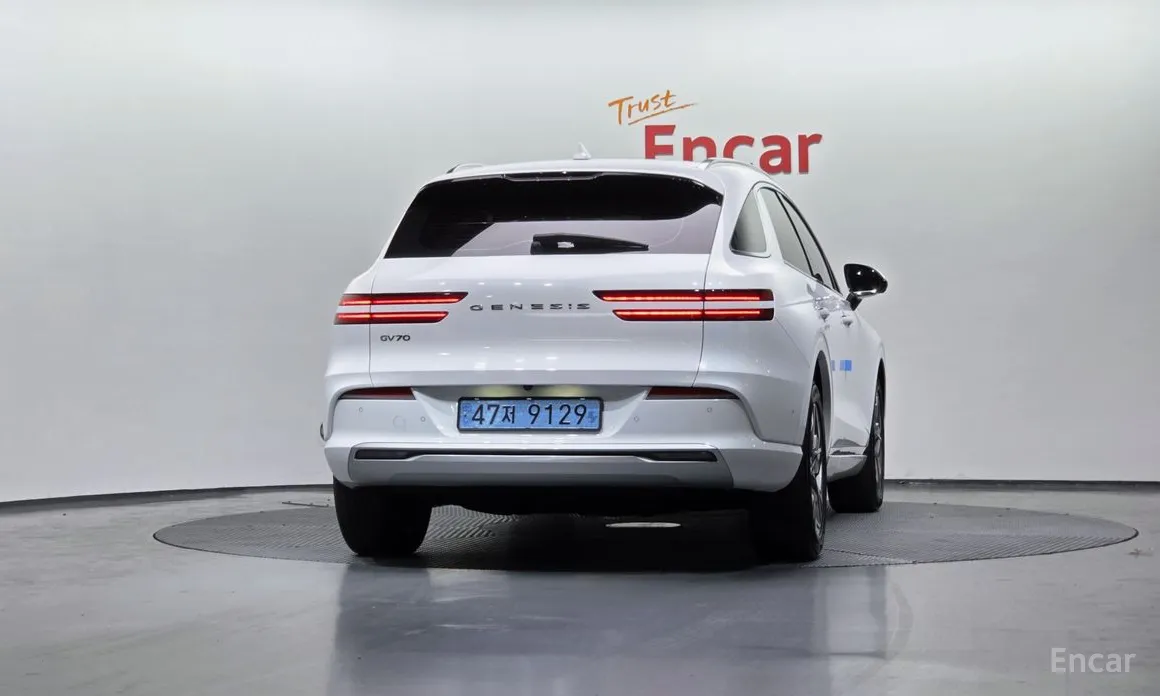 Фото 4 - Genesis GV70