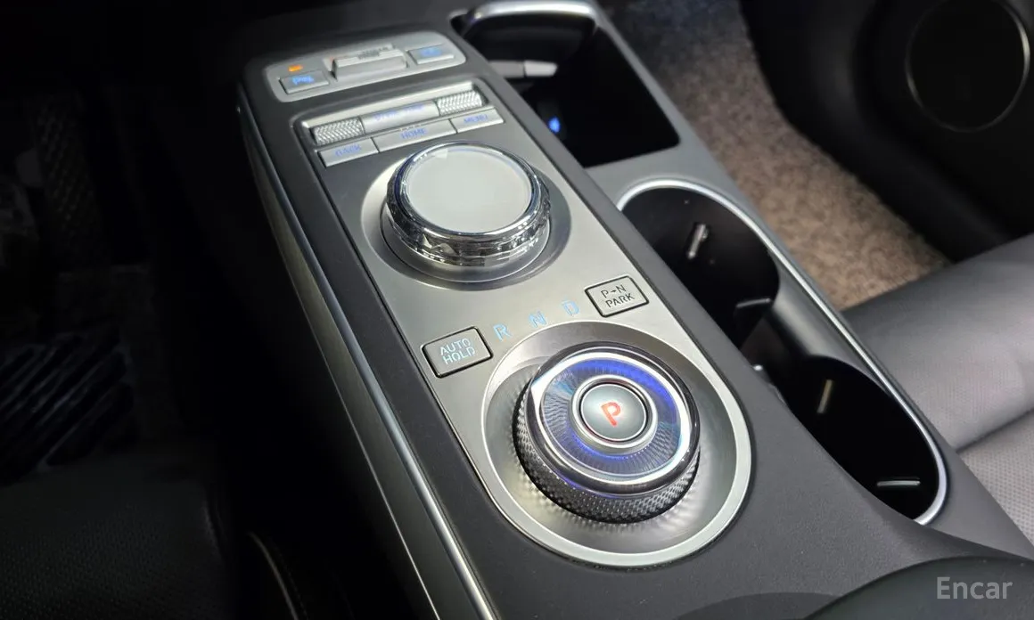 Фото 9 - Genesis GV70