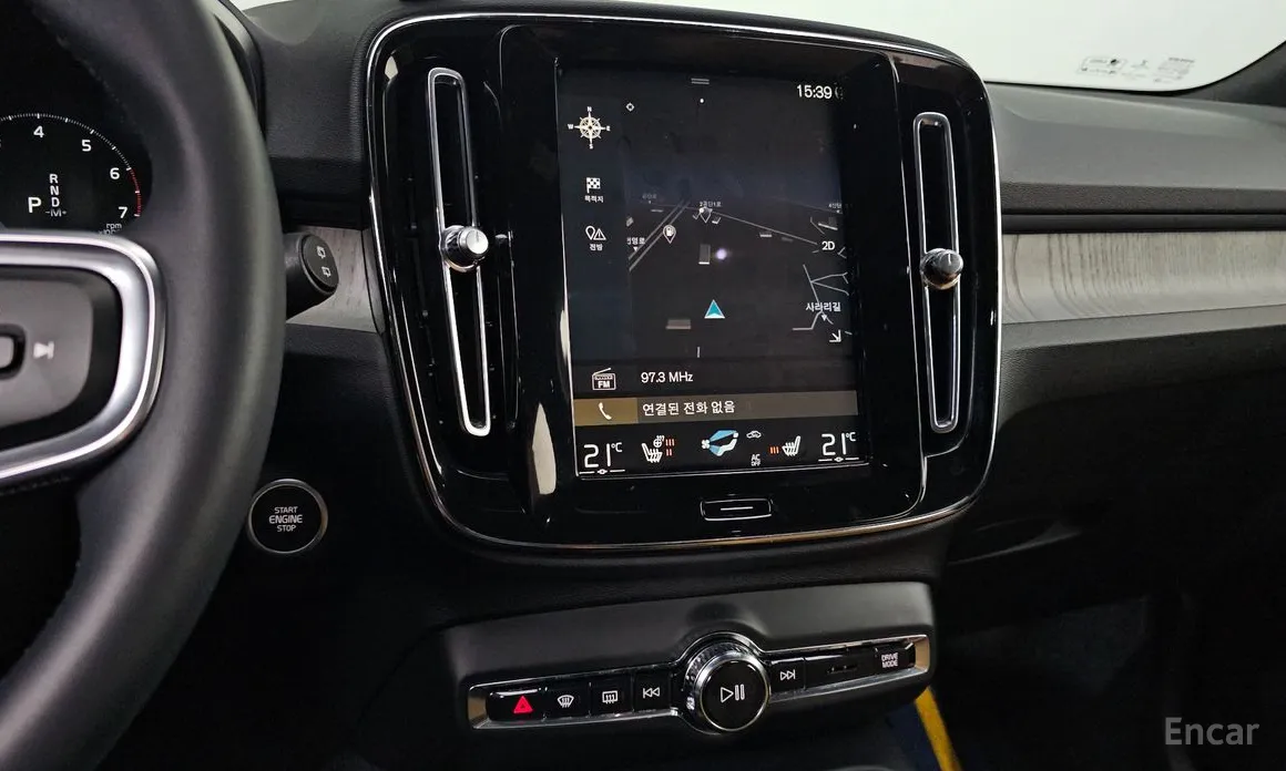 Фото 16 - Volvo XC40