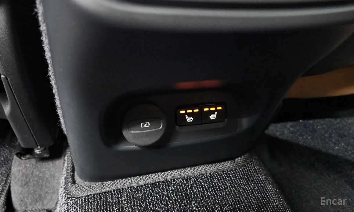 Фото 19 - Volvo XC40