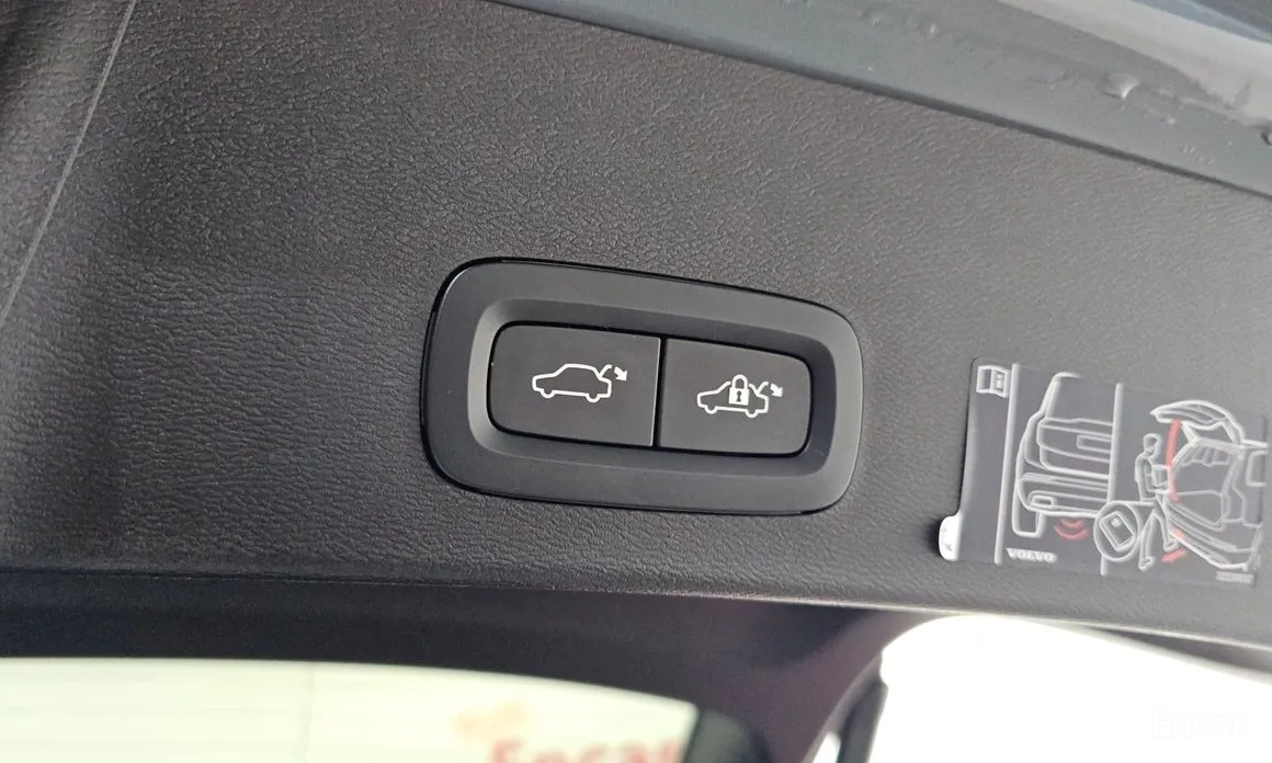 Фото 20 - Volvo XC40