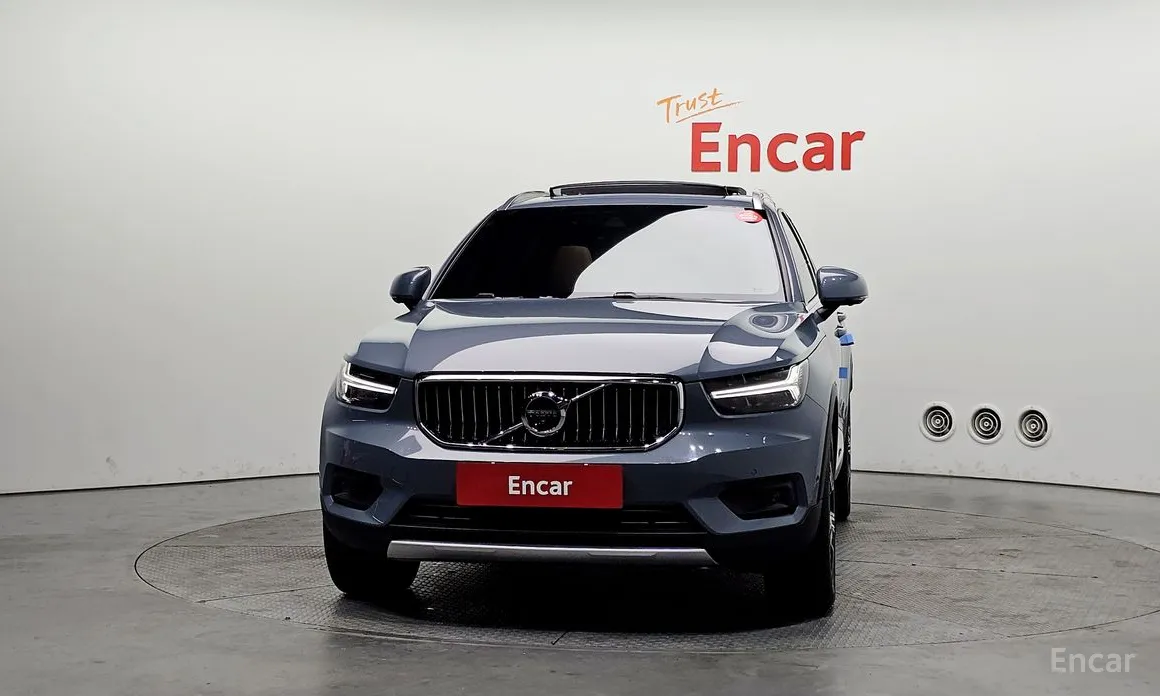 Фото 3 - Volvo XC40
