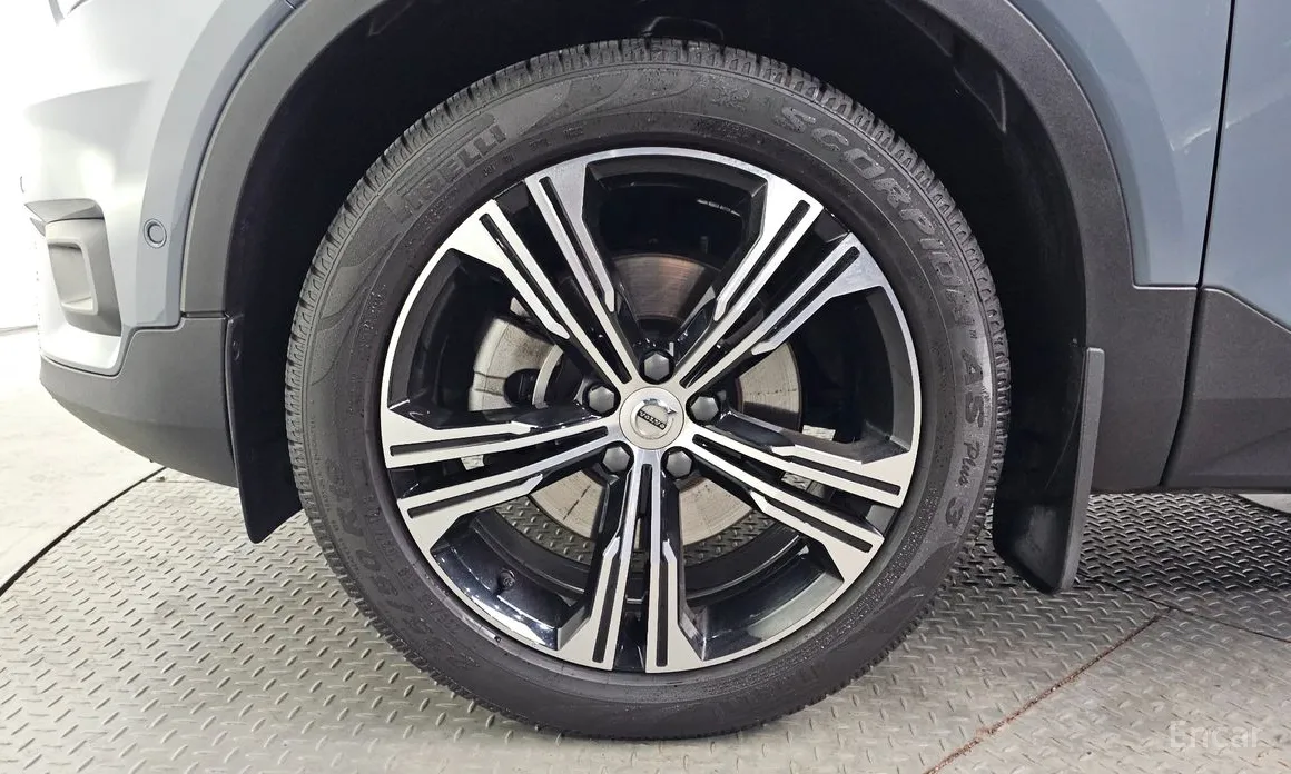 Фото 5 - Volvo XC40