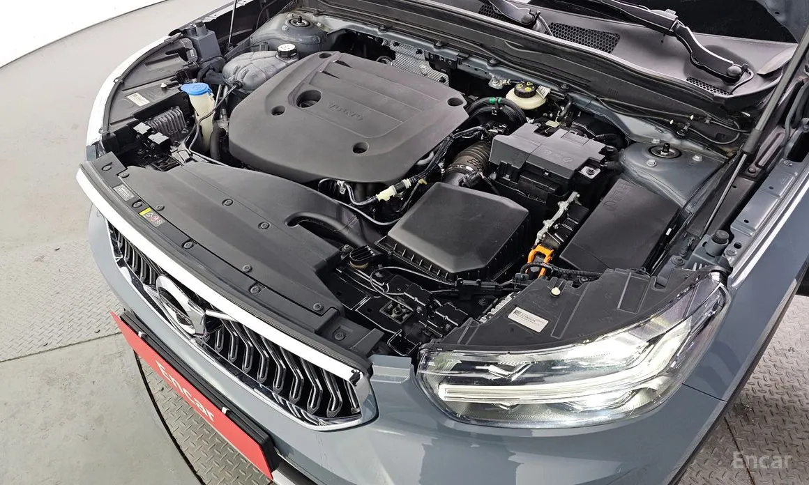 Фото 6 - Volvo XC40