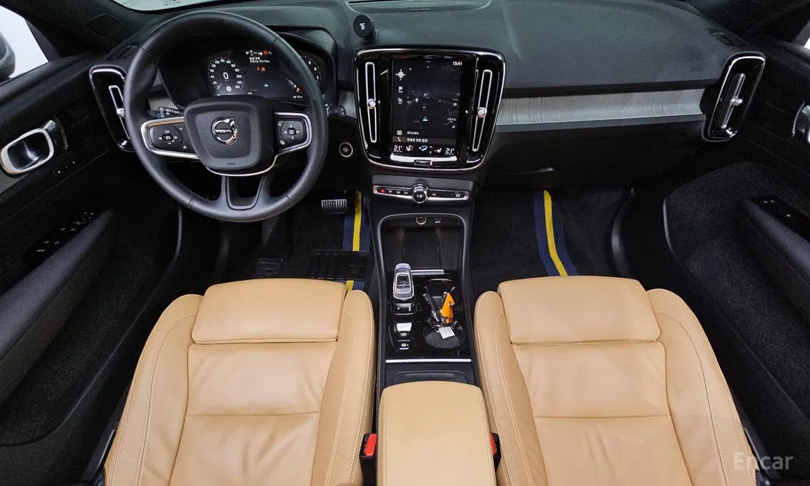 Фото 7 - Volvo XC40