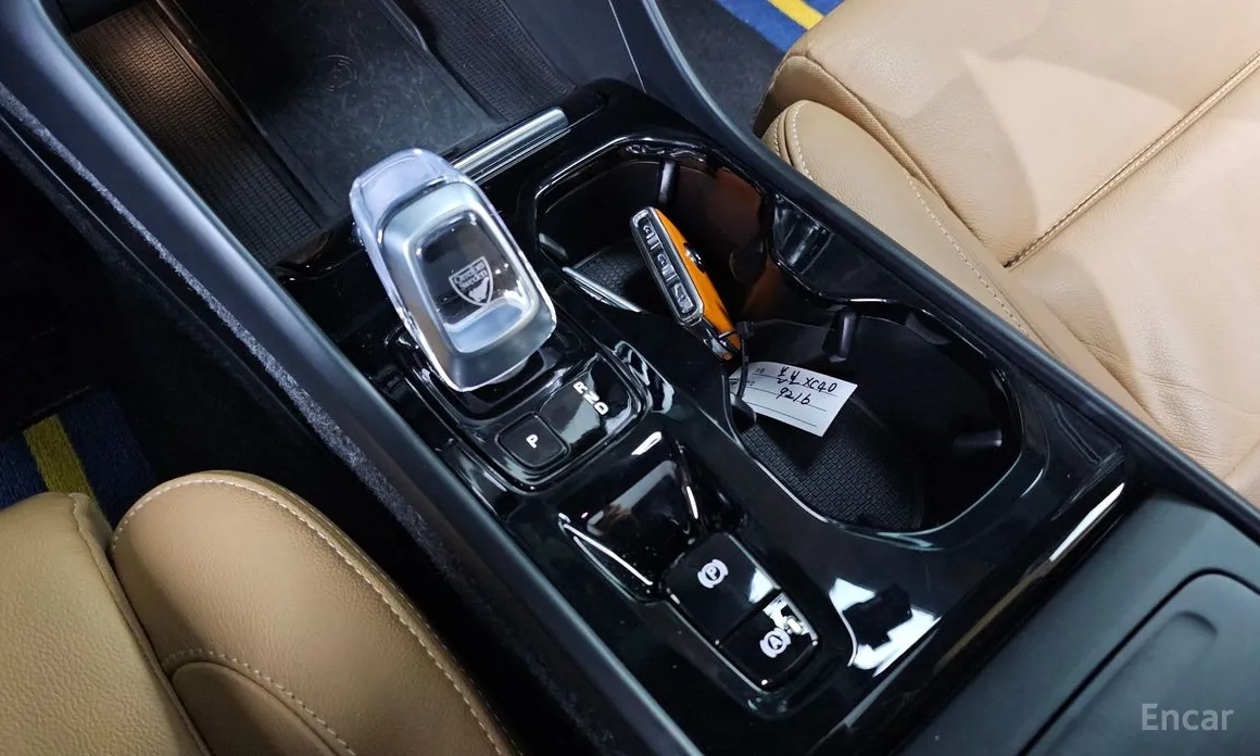 Фото 9 - Volvo XC40