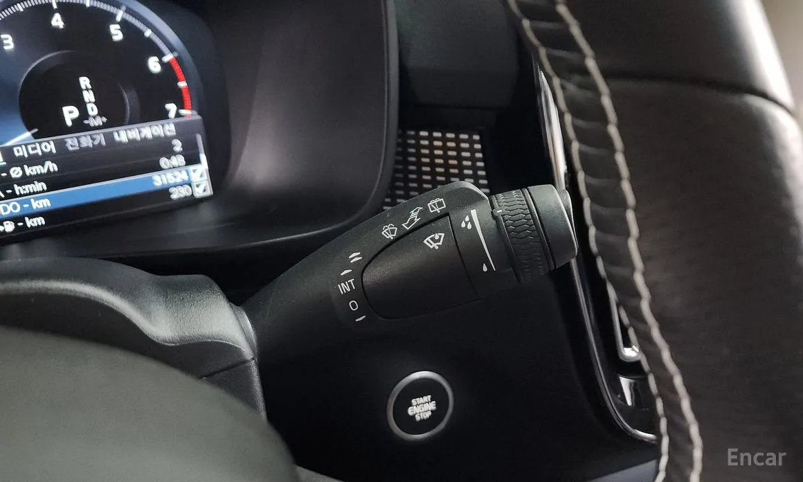 Фото 14 - Volvo XC40