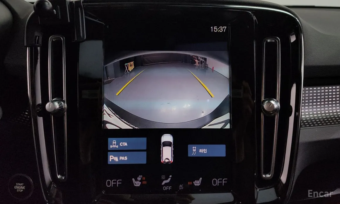 Фото 16 - Volvo XC40