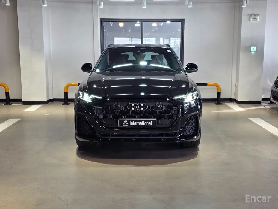 Фото 1 - Audi Q8