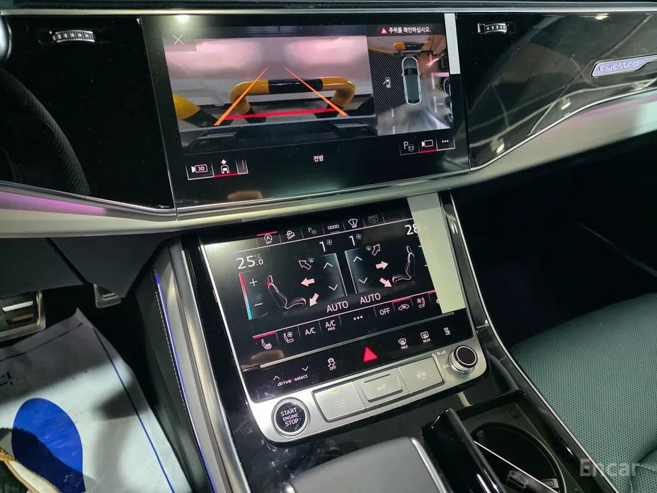 Фото 11 - Audi Q8