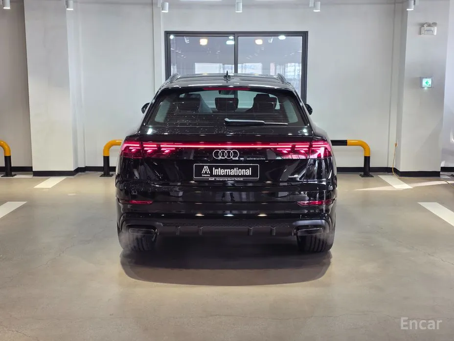 Фото 3 - Audi Q8