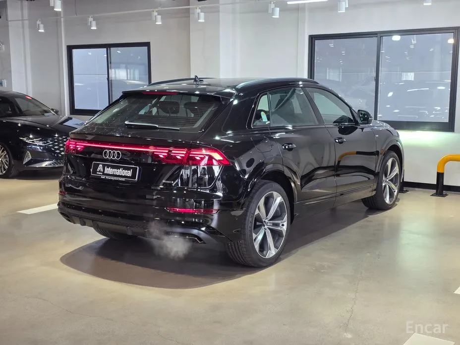 Фото 4 - Audi Q8
