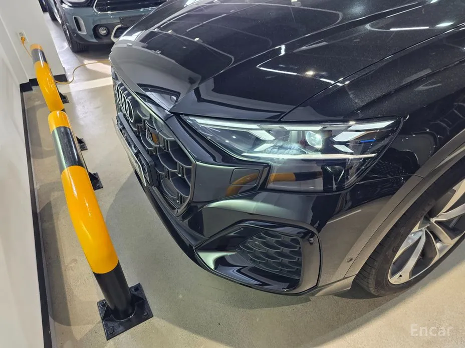 Фото 5 - Audi Q8