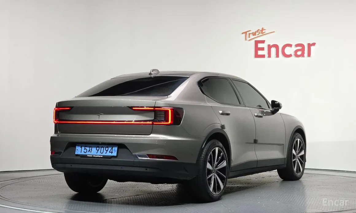Фото 2 - Polestar 2