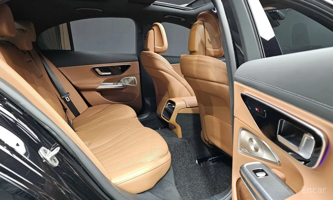 Фото 11 - Mercedes-Benz E-Class