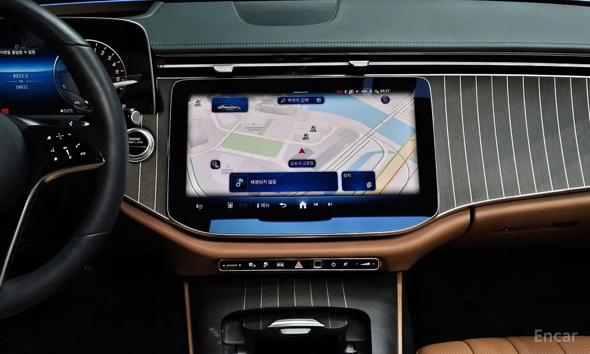 Фото 15 - Mercedes-Benz E-Class