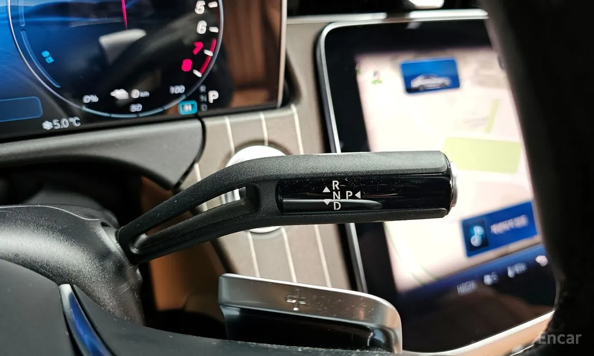 Фото 9 - Mercedes-Benz E-Class