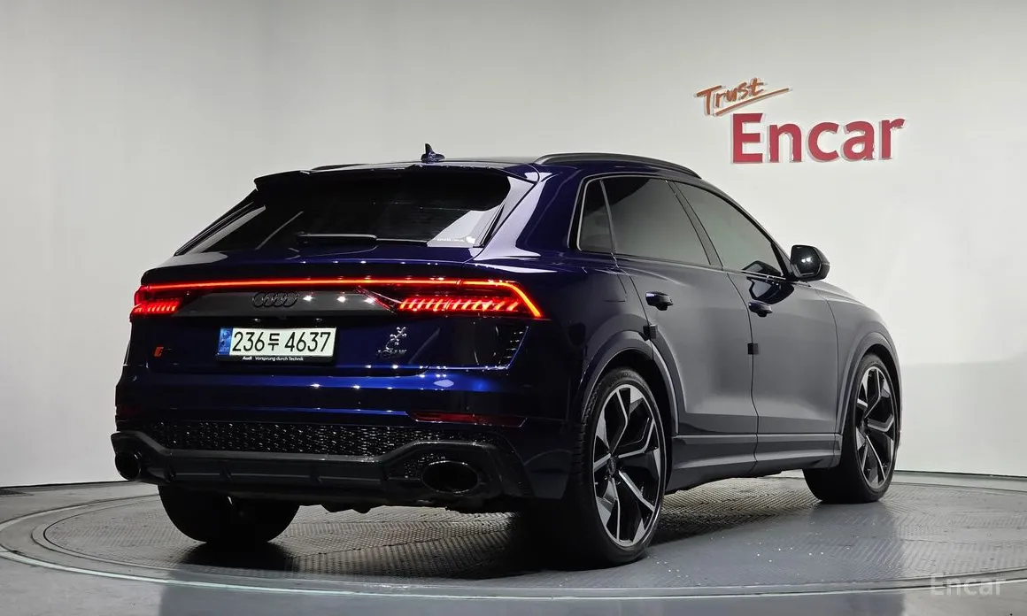 Фото 2 - Audi RS Q8