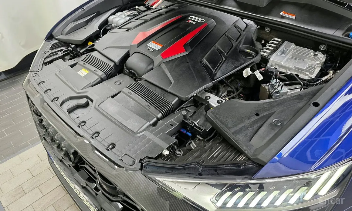 Фото 6 - Audi RS Q8