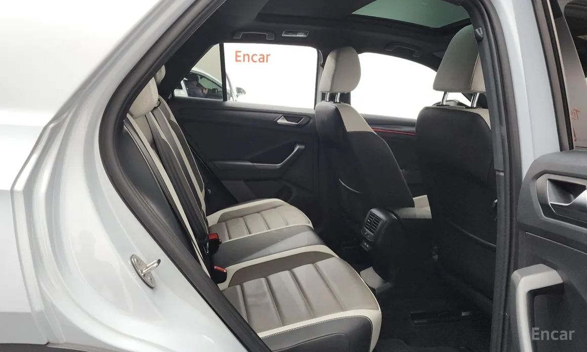 Фото 12 - Volkswagen T-Roc