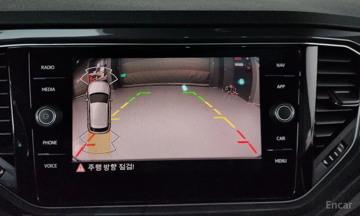 Фото 17 - Volkswagen T-Roc