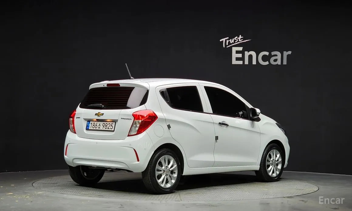 Фото 2 - Chevrolet Spark