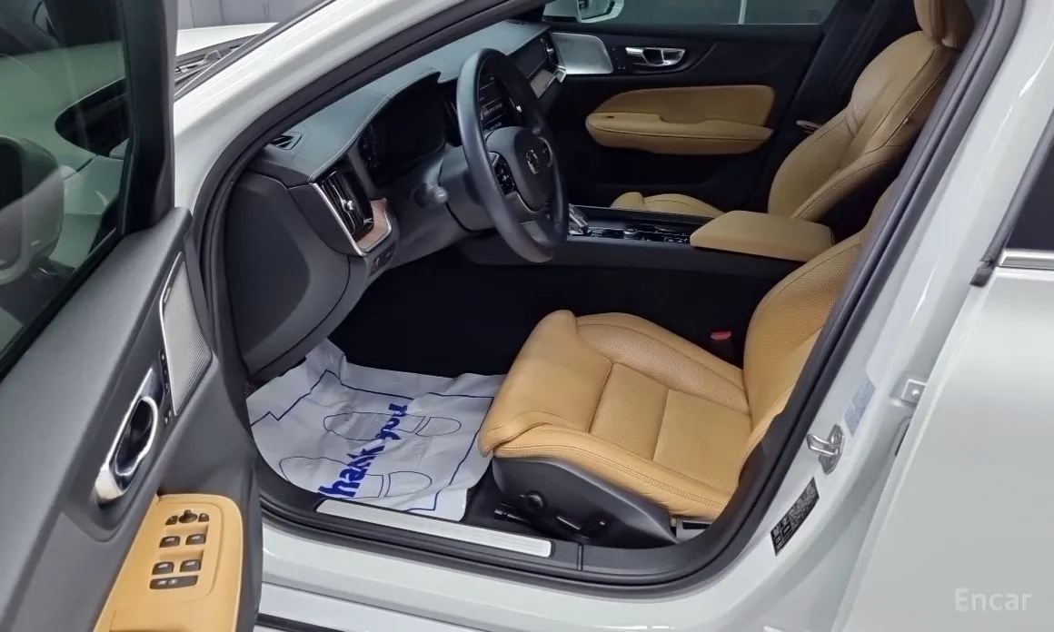 Фото 10 - Volvo S60