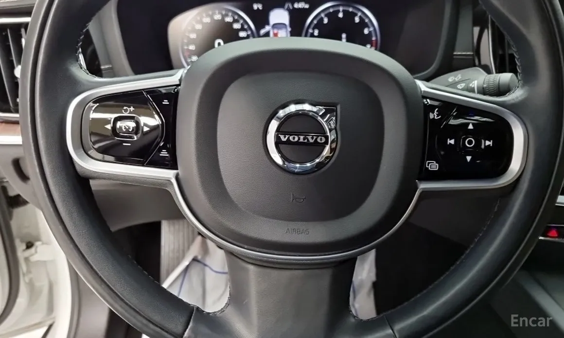 Фото 17 - Volvo S60