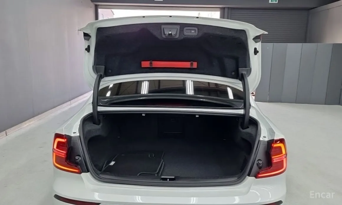 Фото 18 - Volvo S60