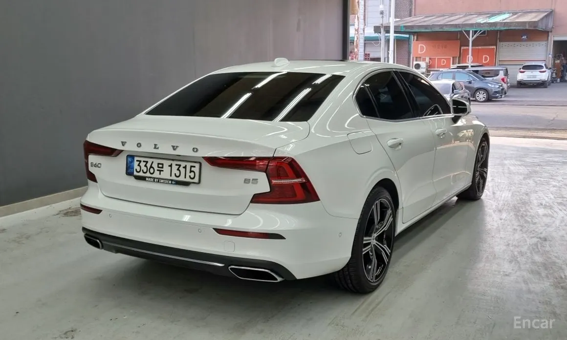 Фото 2 - Volvo S60