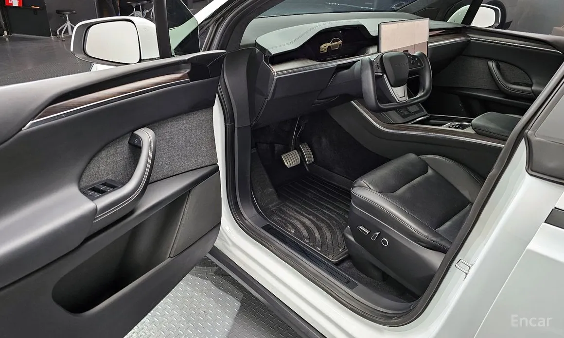 Фото 11 - Tesla Model X